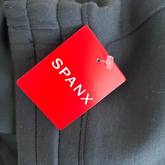 SPANX - AIRESSENTIALS Black Sweatpants - Picture 4 of 4